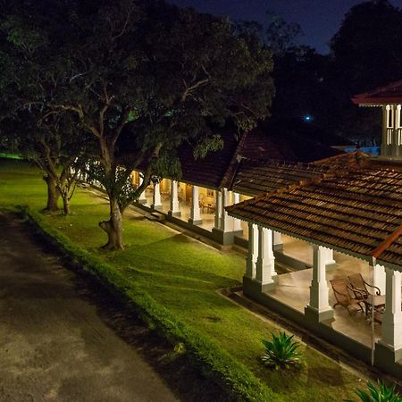 The Sanctuary At Tissawewa Hotel Anuradhapura Buitenkant foto